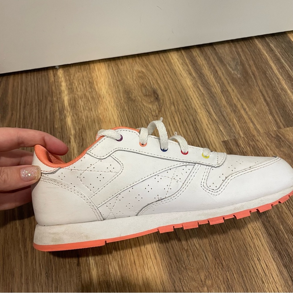 Reebok Kids White and Coral Sneakers Size Youth 3 - Picture 3 of 7